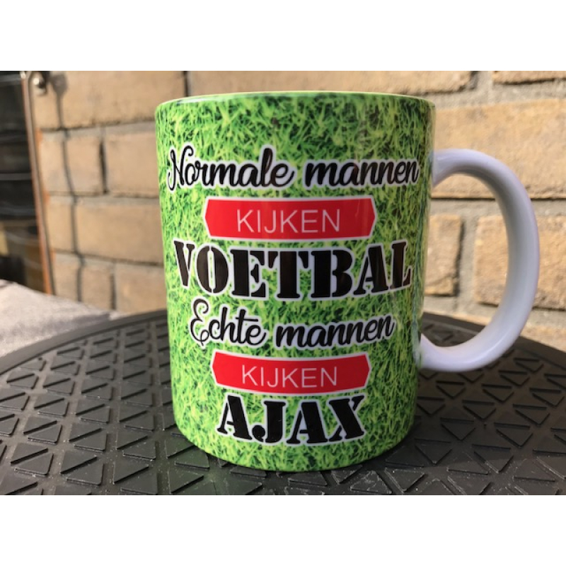 beker echte mannen kijken ajax gras